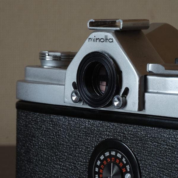 不便だけど妙に魅力のある奴 ミノルタ Sr 1 使い方ガイド はじめてのフィルムカメラガイド