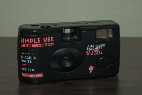 Lomography シンプル使用 再装着可能フィルムカメラ ロモクローム メトロポリス カメラアクセサリー | rasic.main.jp